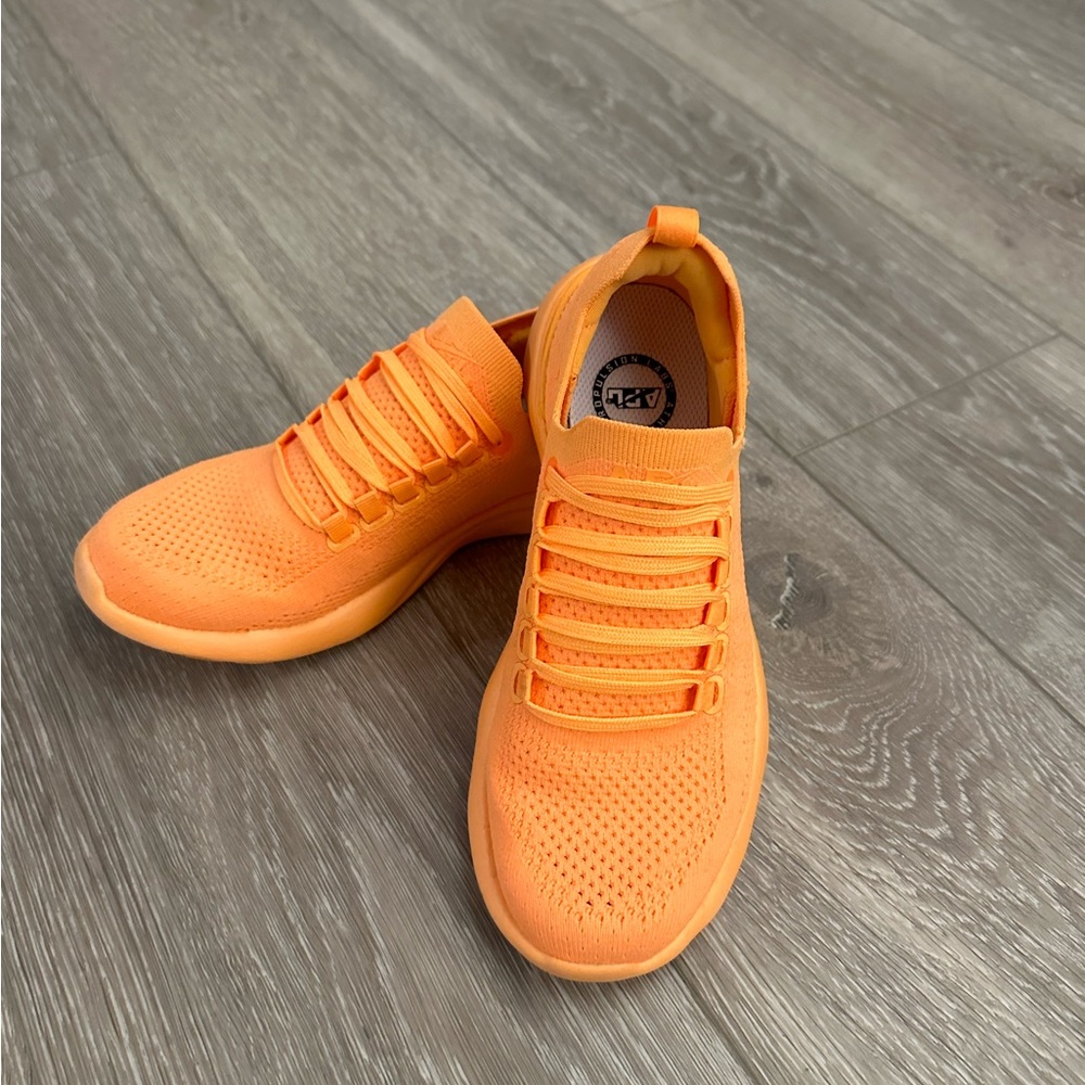 Orange APL tech loom breeze